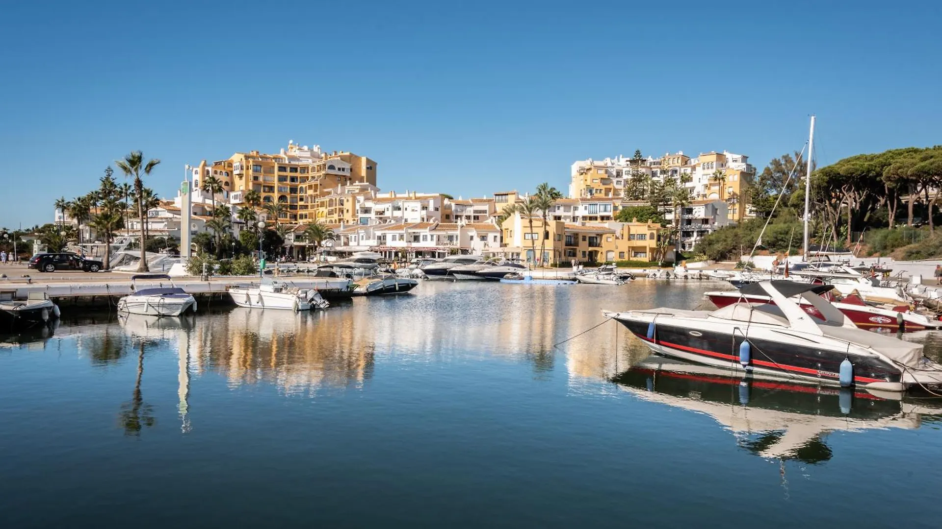 Cabopino 3 Beds Apartment Marbella España